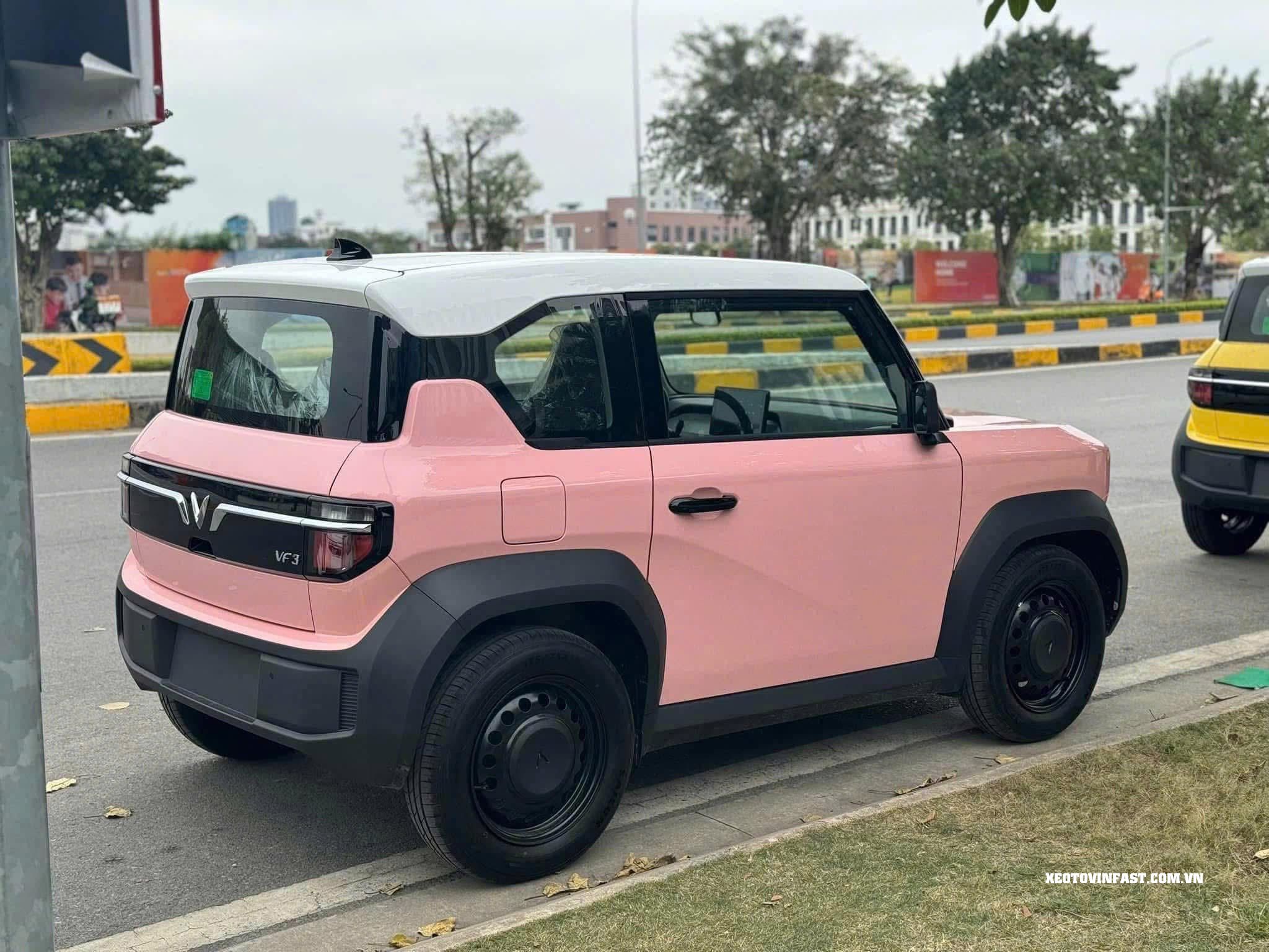 vinfast vf3 màu hồng phấn - 7