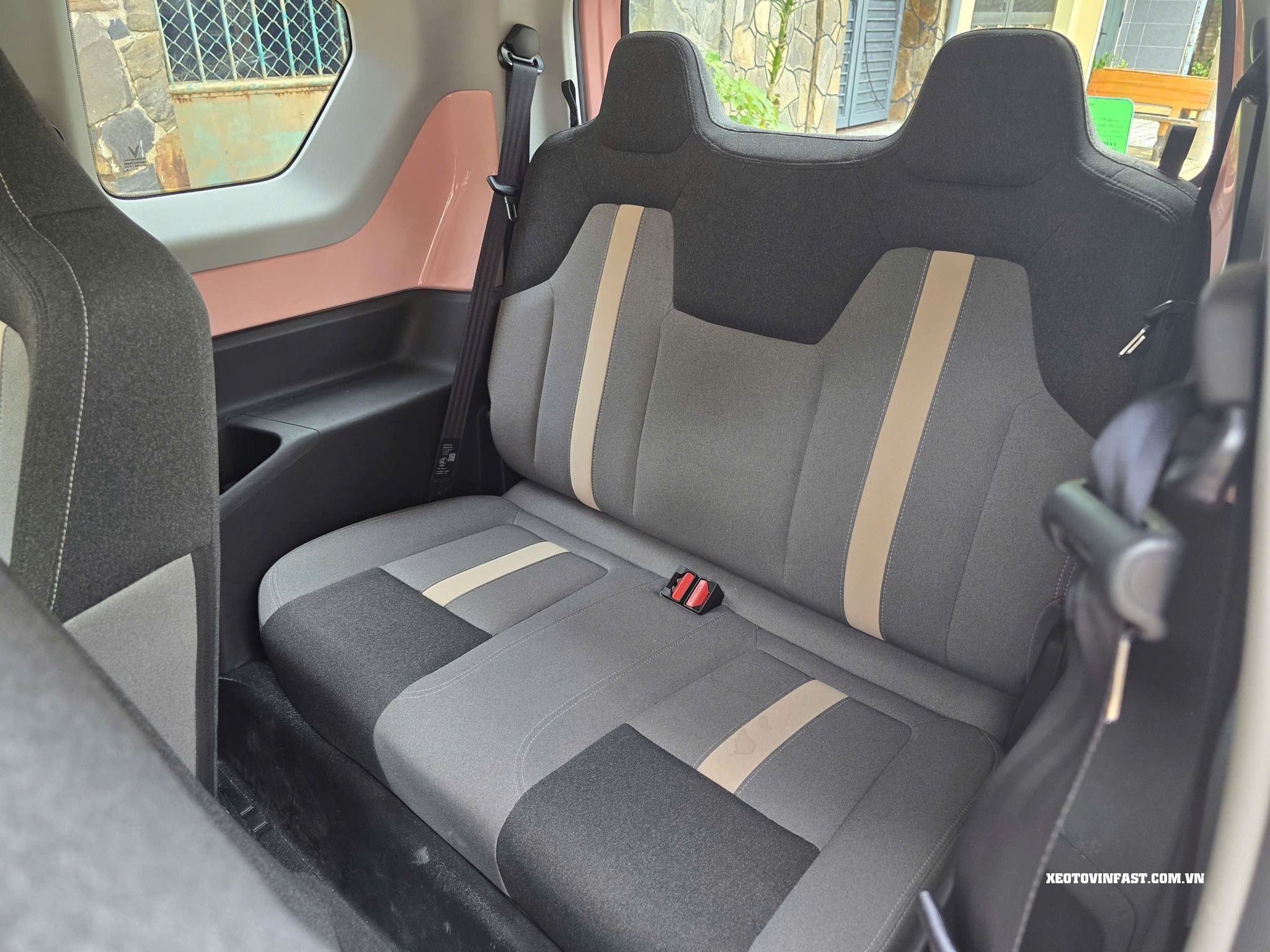 vinfast vf3 màu hồng phấn - 5