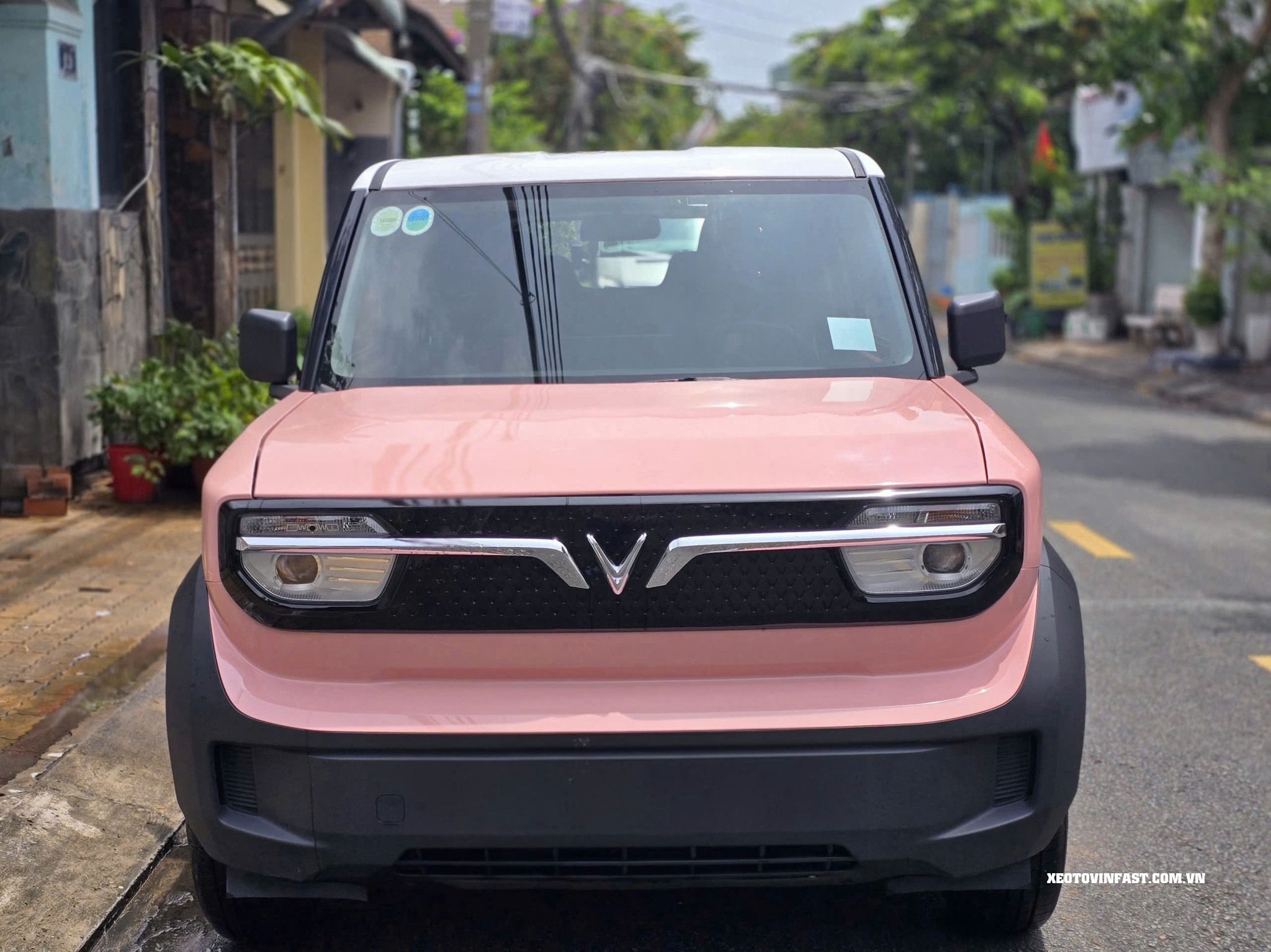 vinfast vf3 màu hồng phấn - 9