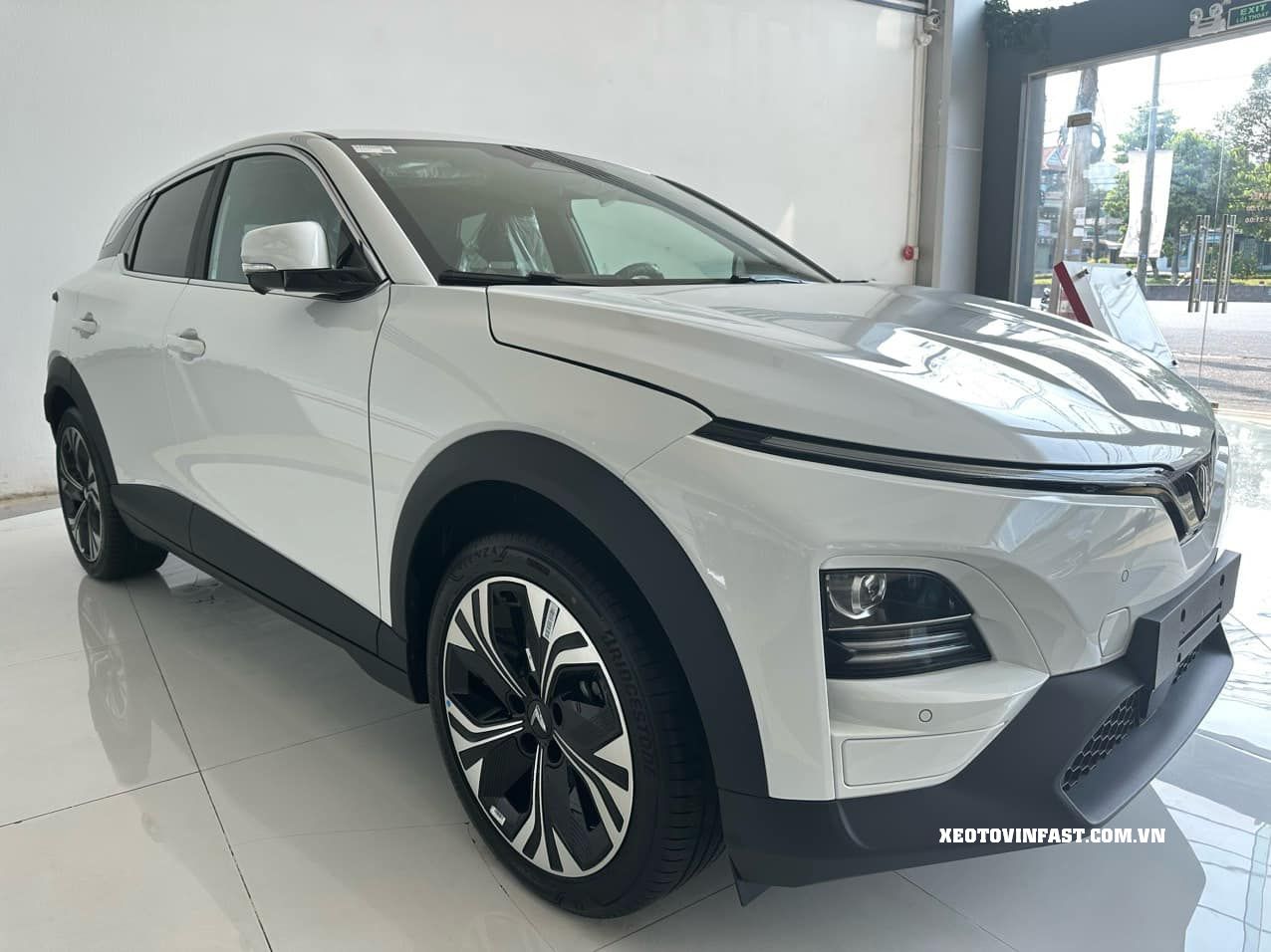 vinfast vf6 màu trắng - 3