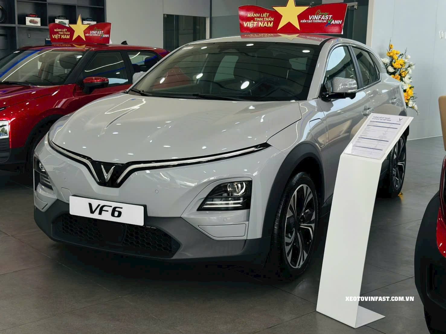 VinFast VF6 màu xám nhạt - 1