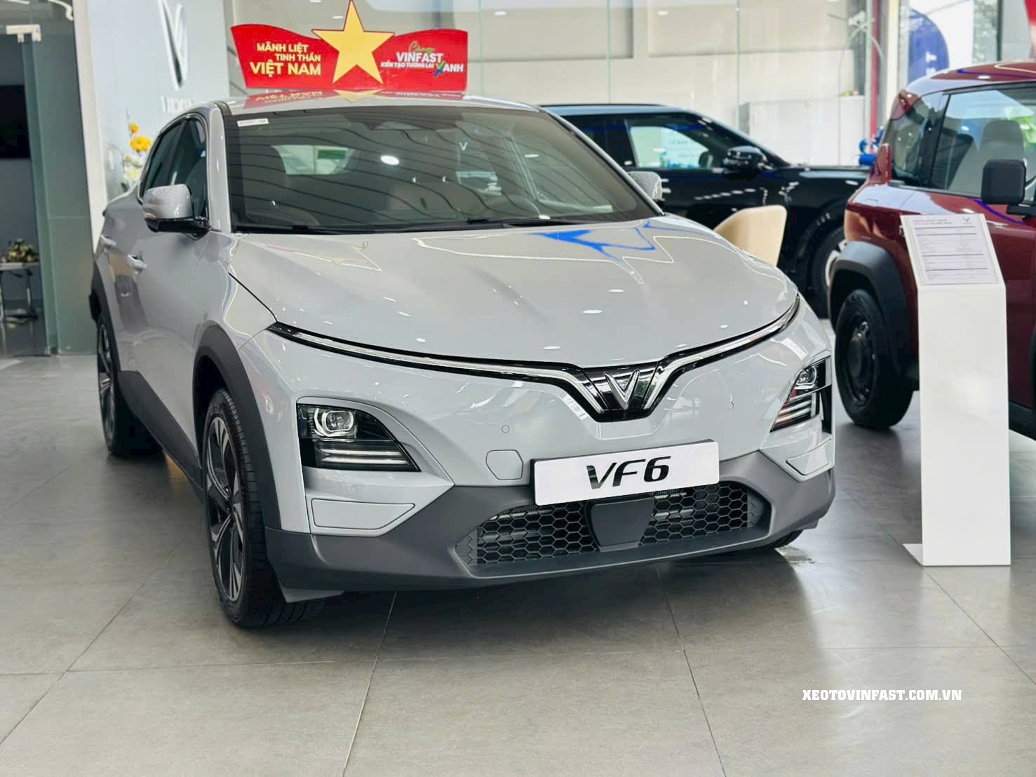 VinFast VF6 màu xám nhạt - 4