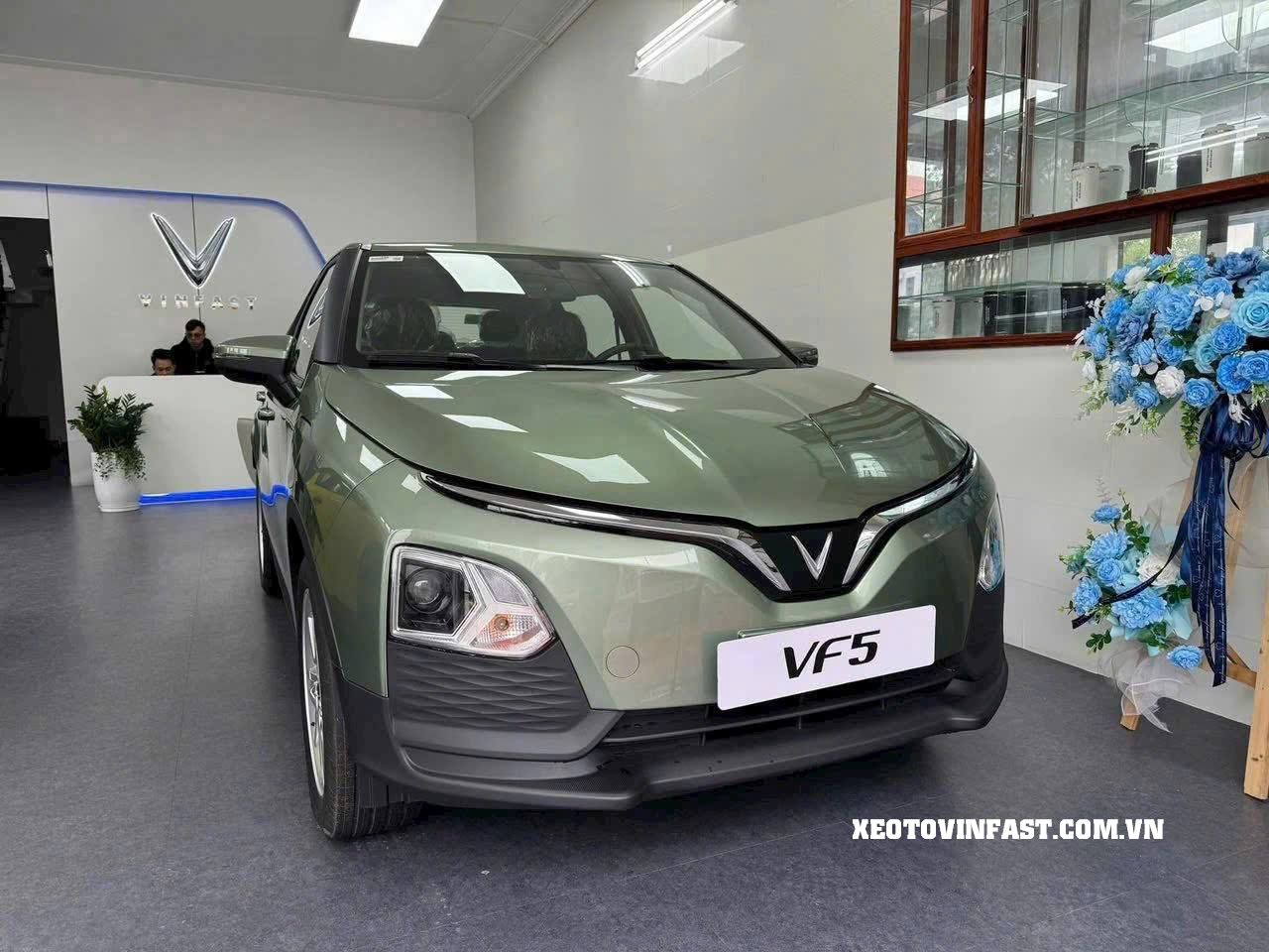 Vinfast vf5 màu xanh lá nhạt - 1