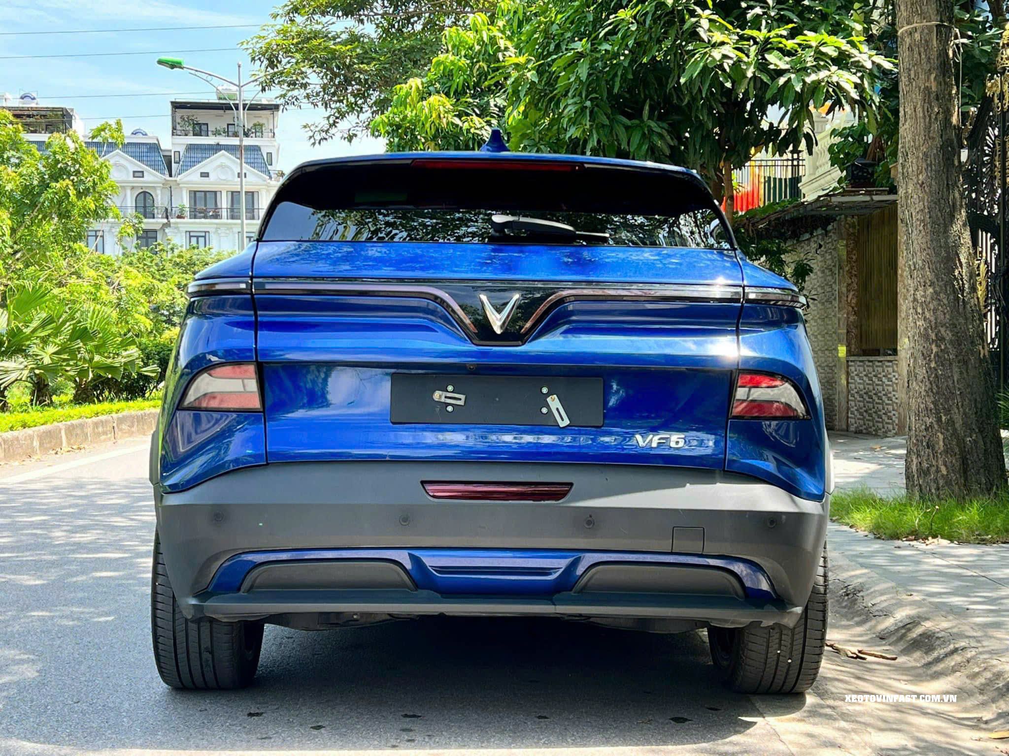 VinFast VF6 màu xanh dương đậm - 4