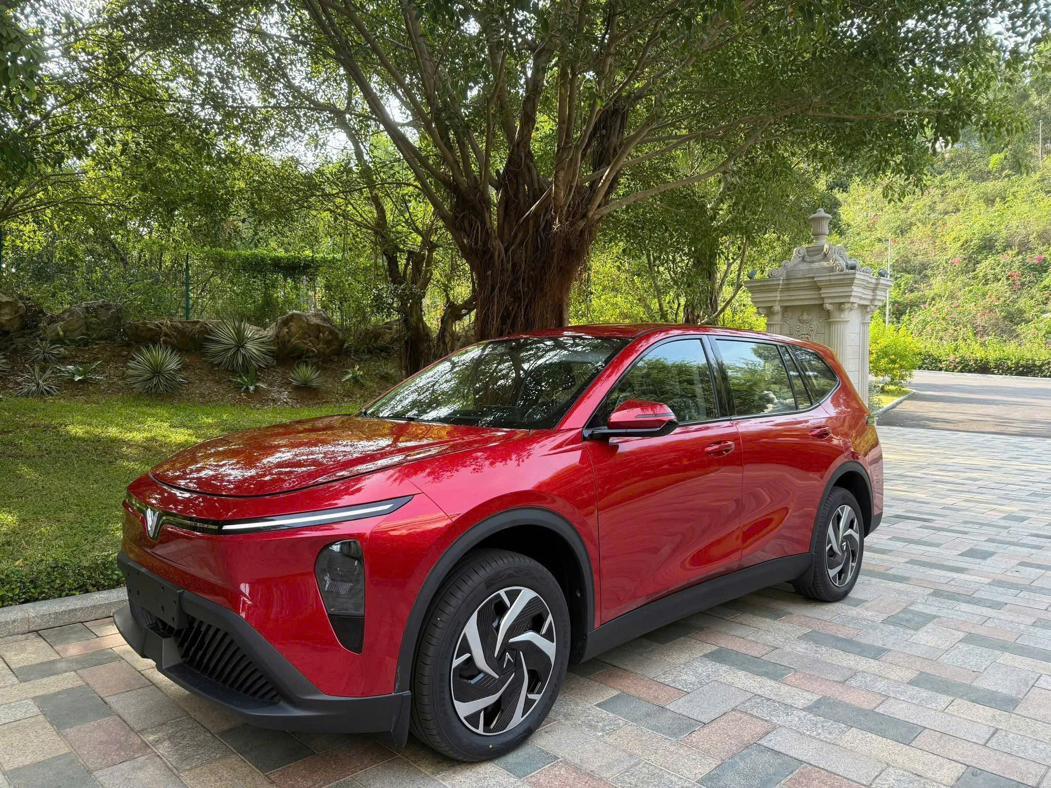 Giá xe vinfast limo green