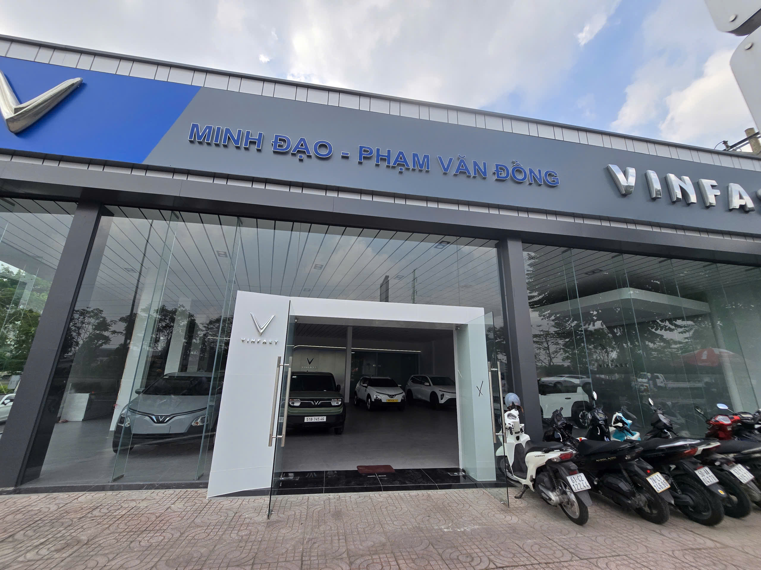 Showroom Vinfast phạm văn đồng