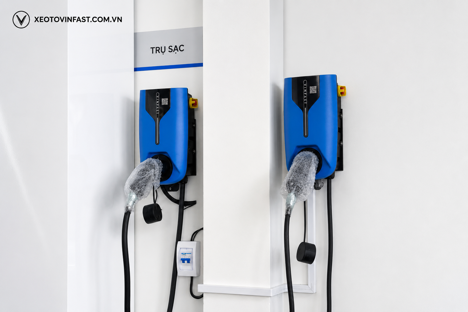 VinFast Phạm Văn Đồng | Khu vực sạc pin các xe trưng bày trong Showroom